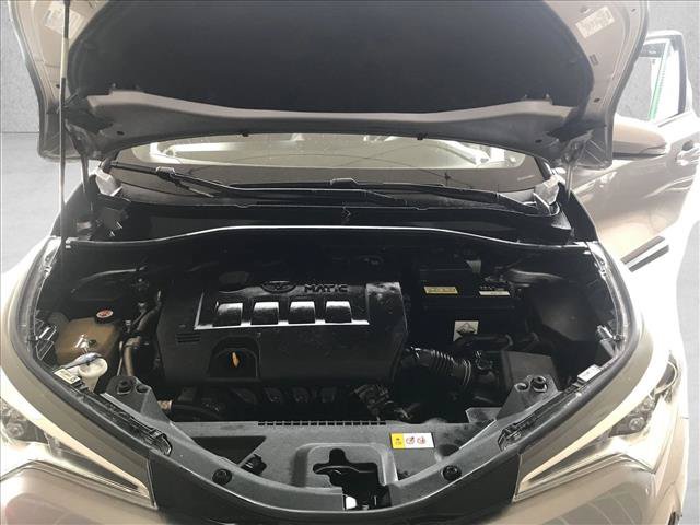 Used 2019 Toyota C-HR XLE FWD image 22