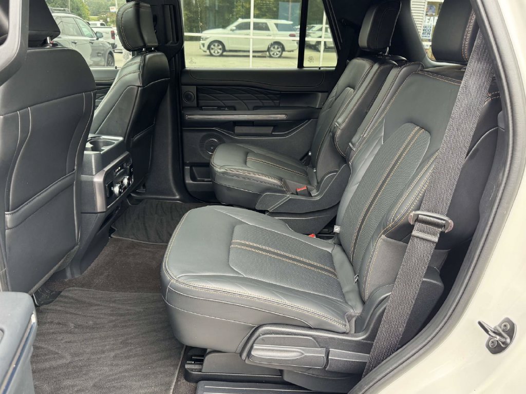 Used 2023 Ford Expedition Platinum AWD/4WD image 19