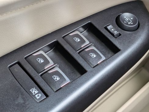 Used 2015 Cadillac SRX Premium w/ Driver Assist Package FWD image 23