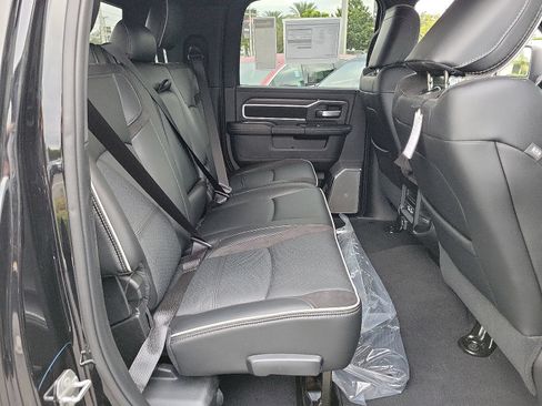 New 2026 RAM 2500 Laramie AWD/4WD image 18