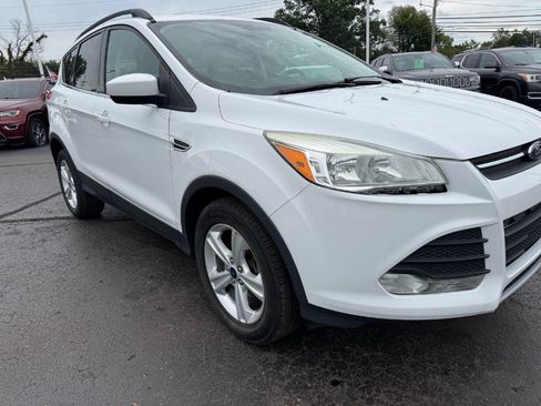 Used 2016 Ford Escape SE w/ Equipment Group 201A FWD image 12