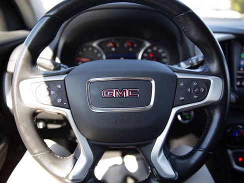 Used 2022 GMC Terrain SLT image 10