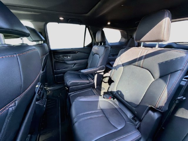 Used 2023 Honda Pilot TrailSport image 17