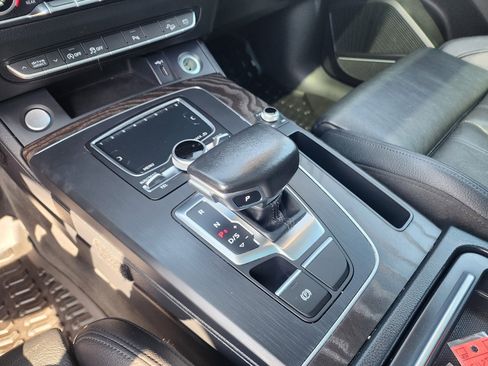 Used 2018 Audi Q5 2.0T Premium Plus w/ Premium Plus Package image 21