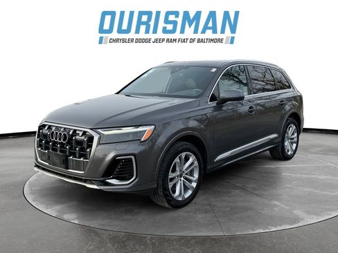 Used 2025 Audi Q7 3.0T Premium Plus AWD/4WD image 2