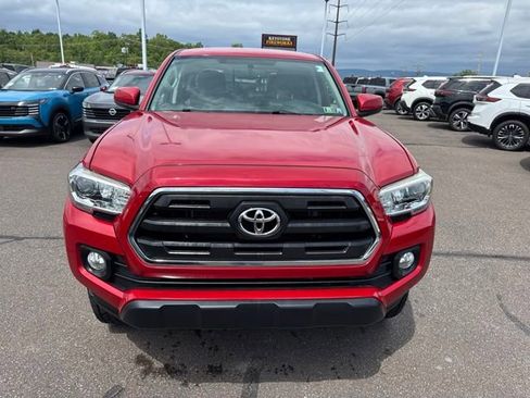 Used 2016 Toyota Tacoma SR5 w/ SR5 Appearance Package (SN) AWD/4WD image 2