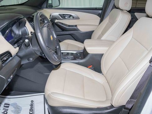 Used 2022 Chevrolet Traverse Premier image 13
