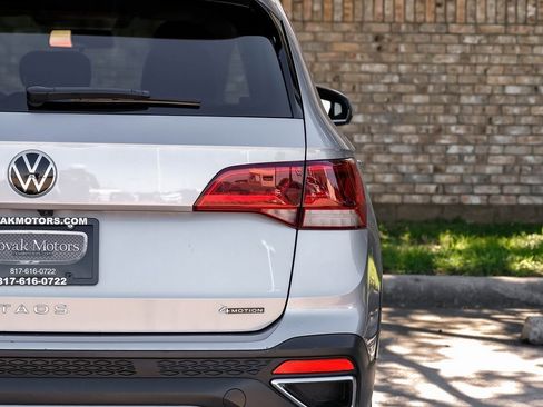 Used 2022 Volkswagen Taos SE image 61