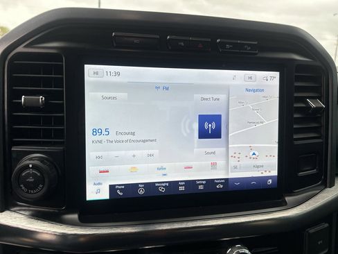 Used 2023 Ford F150 Lariat w/ Trailer Tow Package image 29