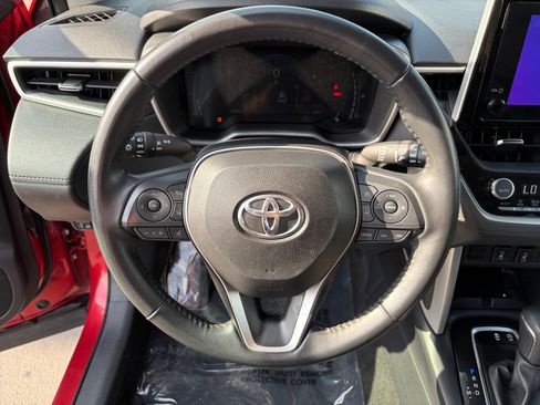 Used 2025 Toyota Corolla Cross XLE AWD/4WD image 12