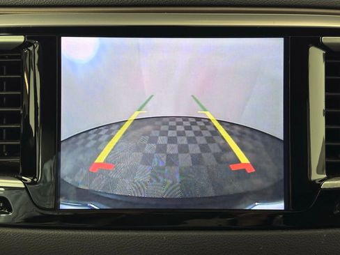 Used 2018 Chrysler Pacifica Touring-L w/ Premium Audio Group image 42