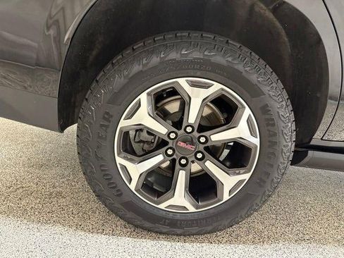 Used 2022 GMC Yukon AT4 w/ Technology Package AWD/4WD image 36