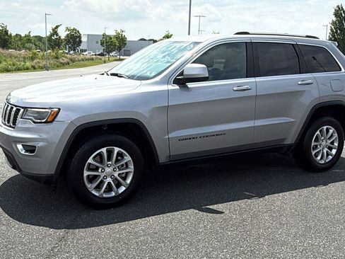 Used 2021 Jeep Grand Cherokee Laredo X AWD/4WD image 13