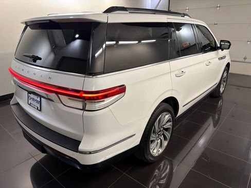 Certified 2022 Lincoln Navigator Reserve AWD/4WD image 6