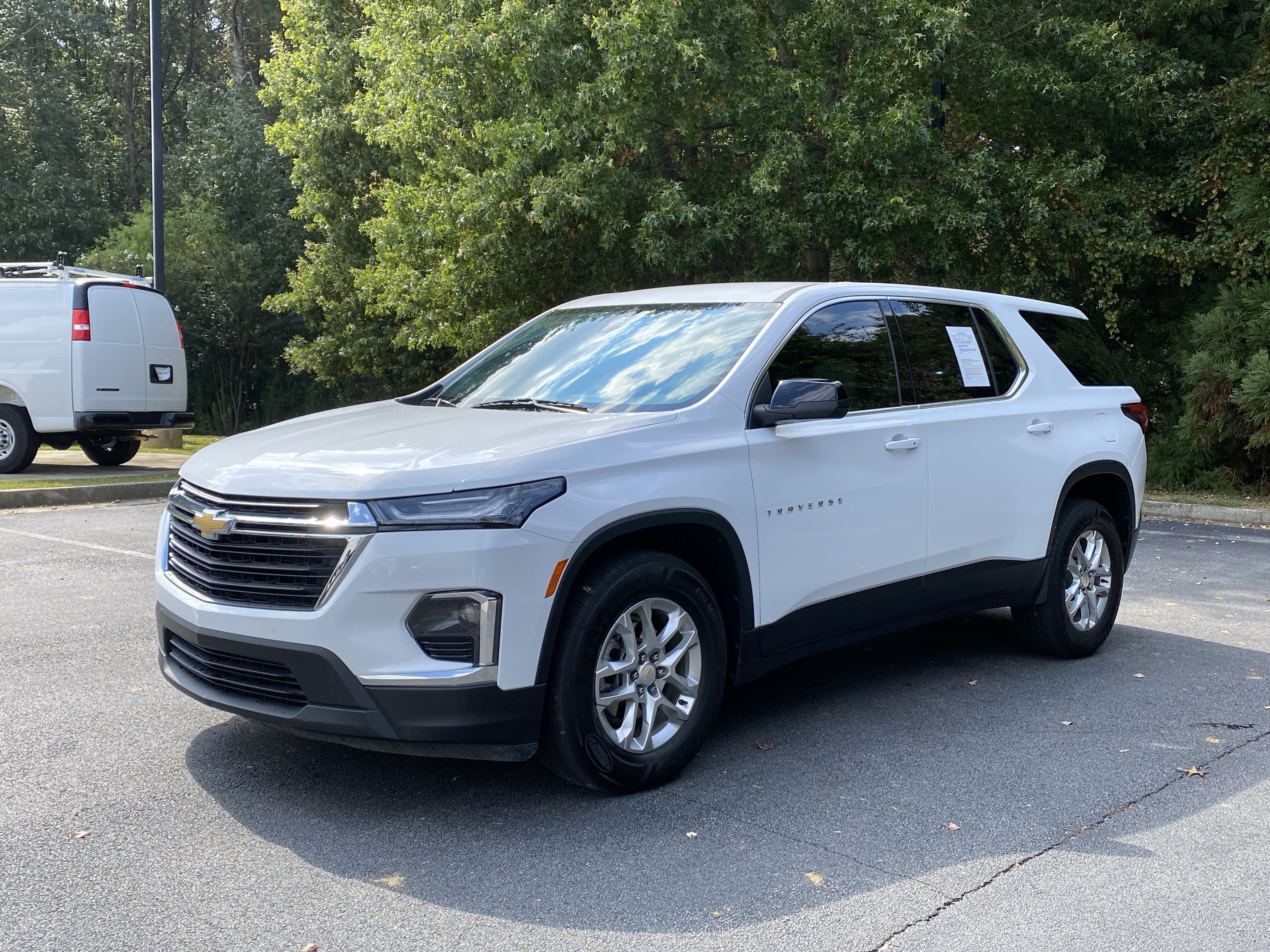 Used 2023 Chevrolet Traverse LS FWD image 5