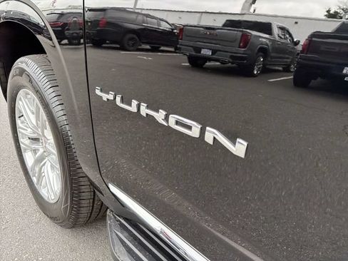 Used 2024 GMC Yukon SLT w/ SLT Luxury Package AWD/4WD image 30