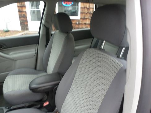 Used 2006 Ford Focus SE FWD image 18