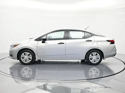 Used 2025 Nissan Versa S FWD image 8