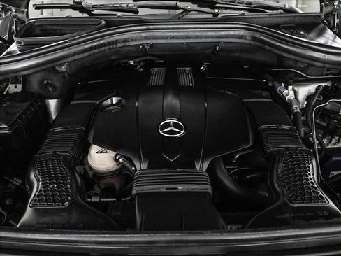 Used 2015 Mercedes-Benz GL 450 4MATIC image 26