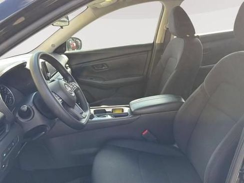 Used 2025 Nissan Sentra S FWD image 9