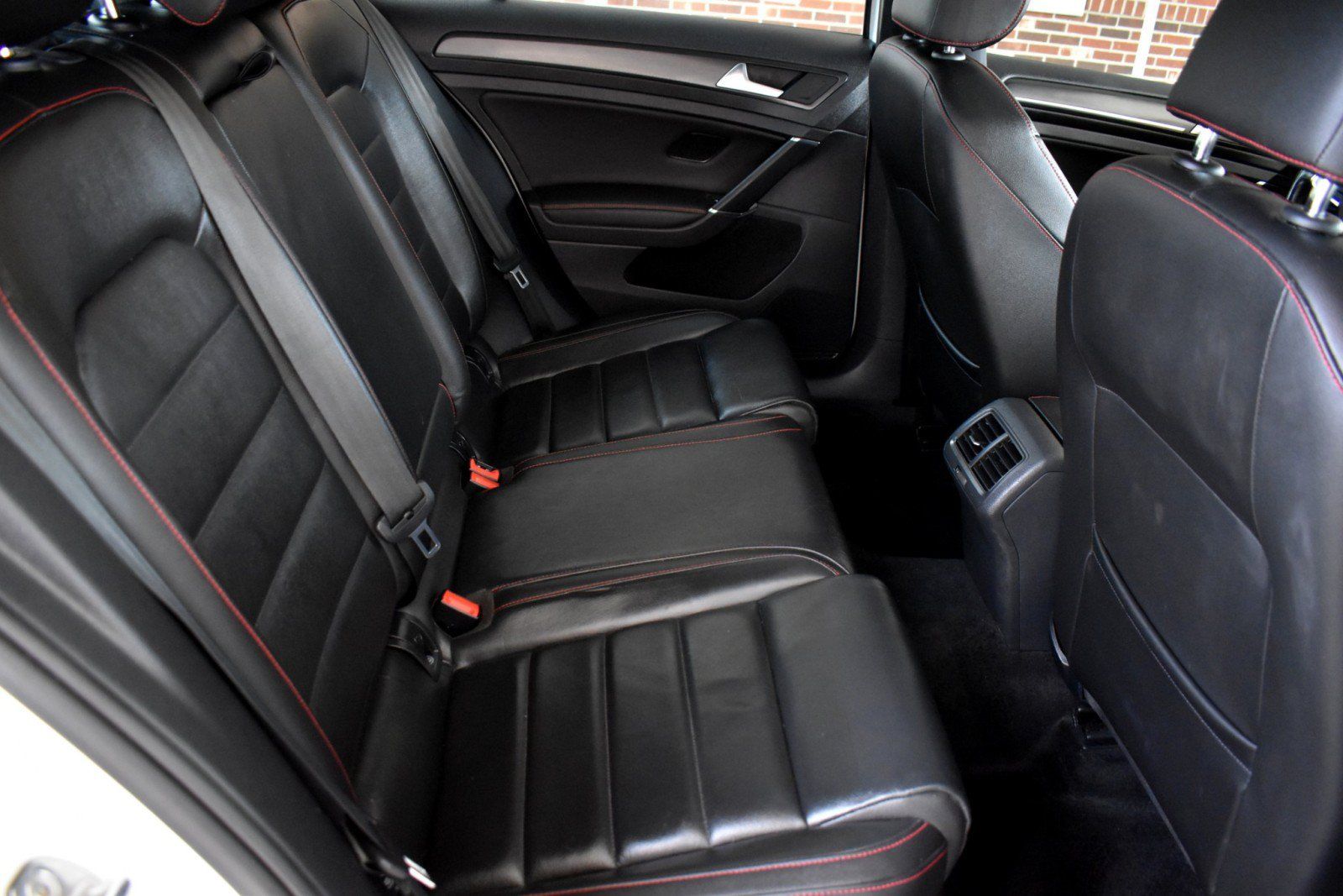 Used 2019 Volkswagen GTI SE FWD image 44