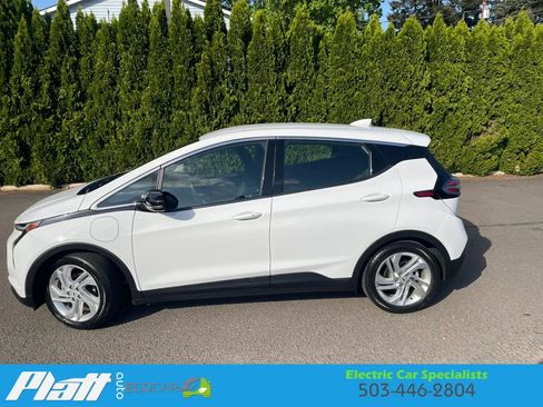 Used 2023 Chevrolet Bolt LT FWD image 5