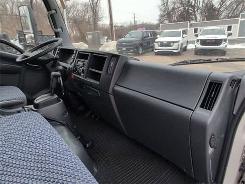 Used 2024 Chevrolet Low Cab Forward image 25