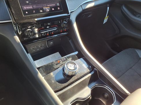 New 2025 Jeep Grand Cherokee L Altitude image 15