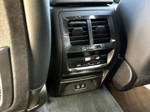 Used 2024 BMW X3 sDrive30i w/ Convenience Package RWD image 16