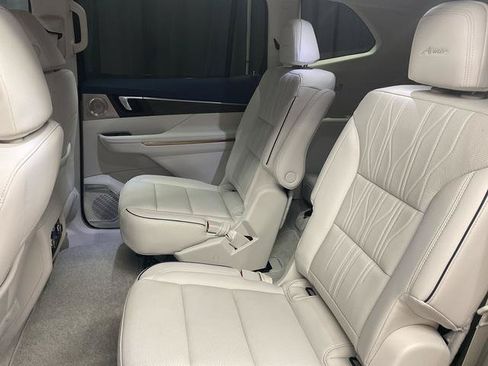 New 2026 Buick Enclave Avenir w/ Super Cruise Package FWD image 12