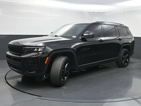 Used 2021 Jeep Grand Cherokee L Laredo RWD image 5