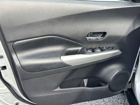 Used 2020 Nissan Kicks SR w/ SR Premium Package image 22