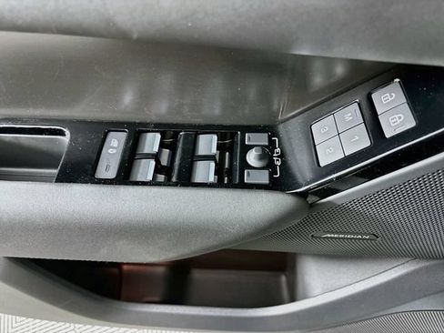 New 2026 Land Rover Range Rover Velar S AWD/4WD image 19