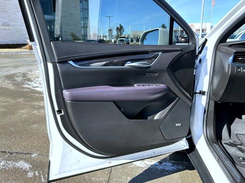 Used 2017 Cadillac XT5 Premium Luxury image 9