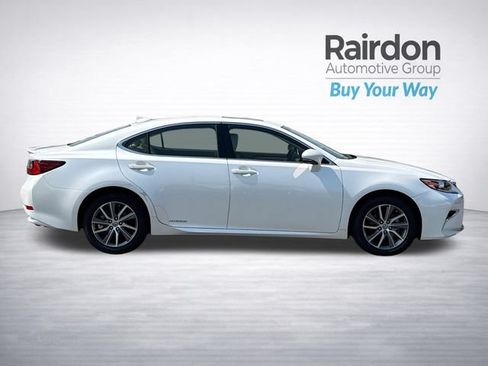 Used 2017 Lexus ES 300h w/ Navigation System Package FWD image 8