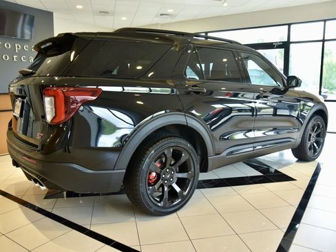 Used 2022 Ford Explorer ST w/ ST High-Performance Pack AWD/4WD image 6