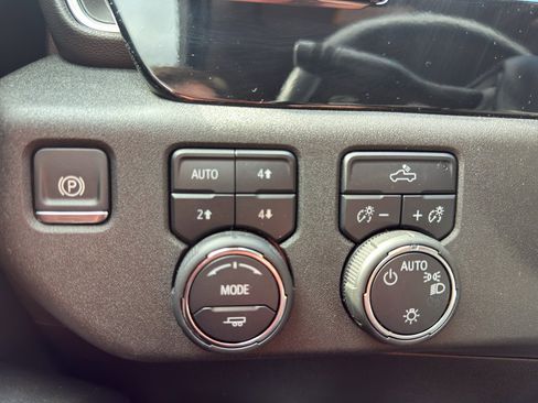 Used 2024 Chevrolet Silverado 1500 LT image 27