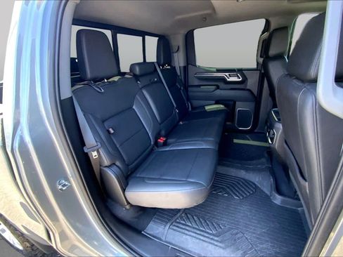 Used 2023 Chevrolet Silverado 1500 LTZ w/ LTZ Premium Package AWD/4WD image 20