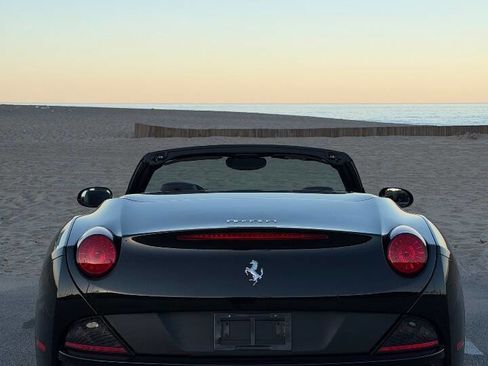 Used 2010 Ferrari California Base 2dr Convertible image 36