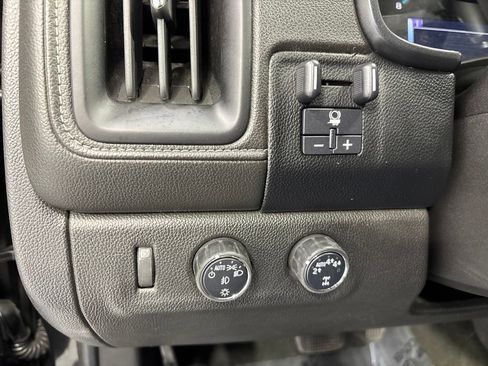 Used 2017 GMC Canyon SLE w/ SLE Convenience Package AWD/4WD image 28