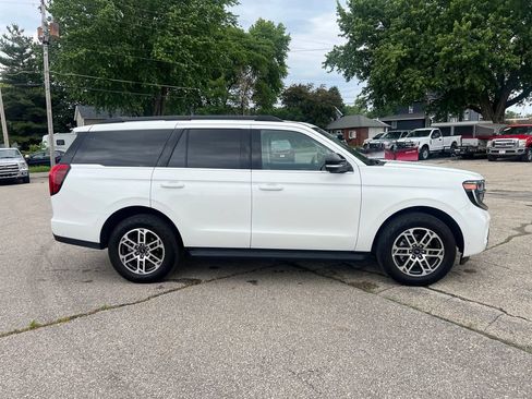 Used 2025 Ford Expedition Active AWD/4WD image 5