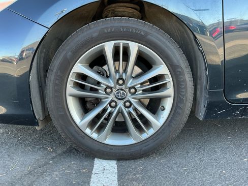 Used 2015 Toyota Camry SE image 24