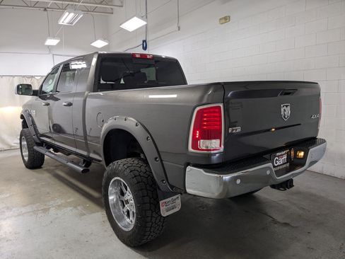 Used 2018 RAM 2500 Laramie AWD/4WD image 9