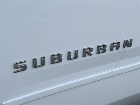 Used 2020 Chevrolet Suburban Premier image 9