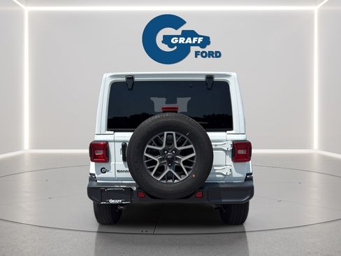 Used 2025 Jeep Wrangler Unlimited Sahara AWD/4WD image 9