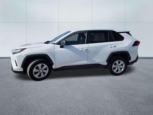 Used 2025 Toyota RAV4 LE AWD/4WD image 4
