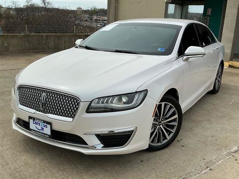 Used 2018 Lincoln MKZ Premiere AWD/4WD image 2