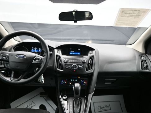 Used 2017 Ford Focus SE FWD image 14