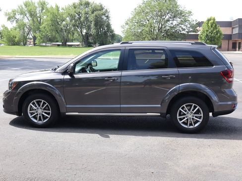 Used 2018 Dodge Journey Crossroad FWD image 9