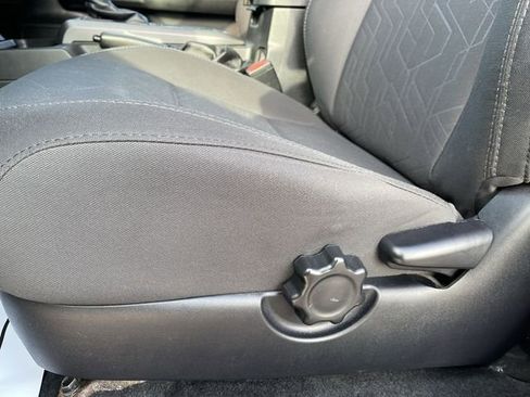 Certified 2017 Toyota Tacoma TRD Off-Road w/ Tow Package (A/T) image 13